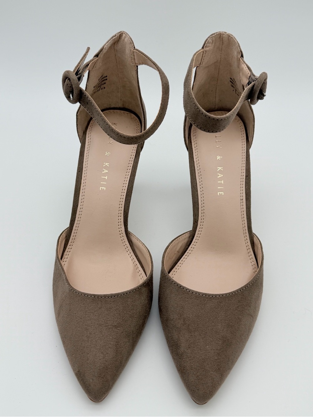 Kelly & Katie Riani Taupe Pointed-Toe Ankle Strap Heels – Size 7